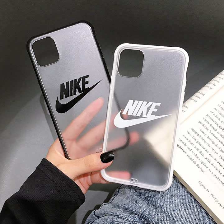 Nike iPhone12 かっこいい携帯ケース