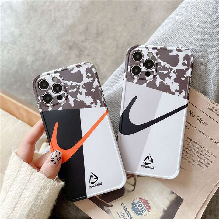 iPhone 12 Nikeスマホケース